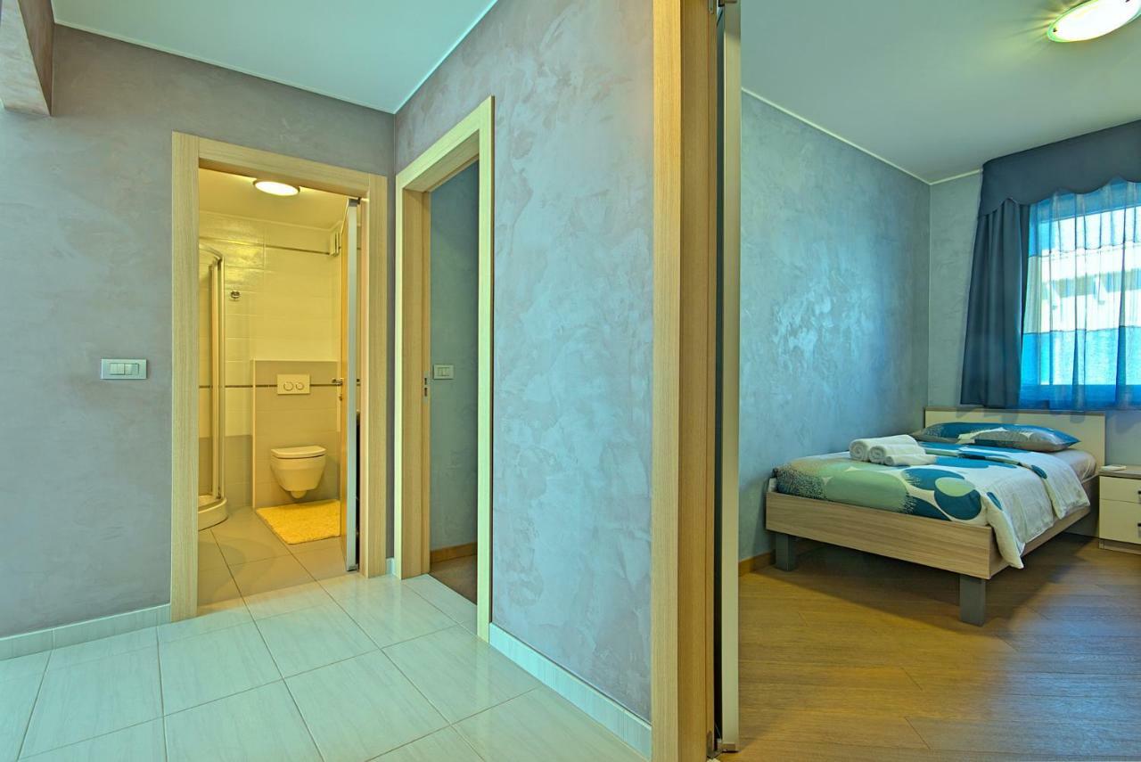 Apartments Riva-Interauto อูมัค ภายนอก รูปภาพ