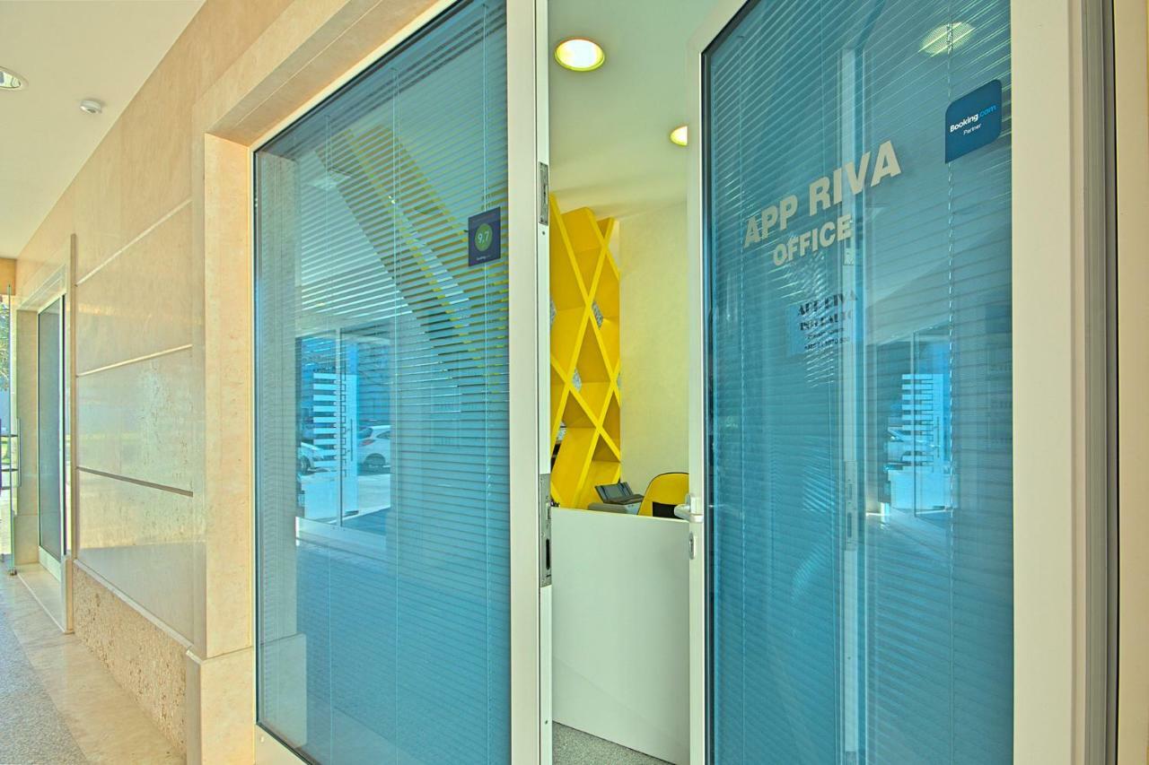 Apartments Riva-Interauto อูมัค ภายนอก รูปภาพ